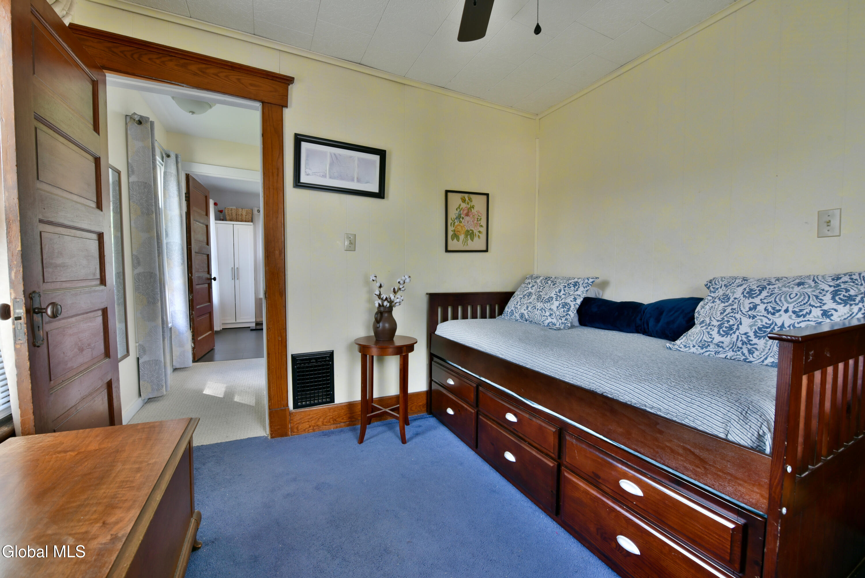 12 Newman Street Gloversville NY 12078