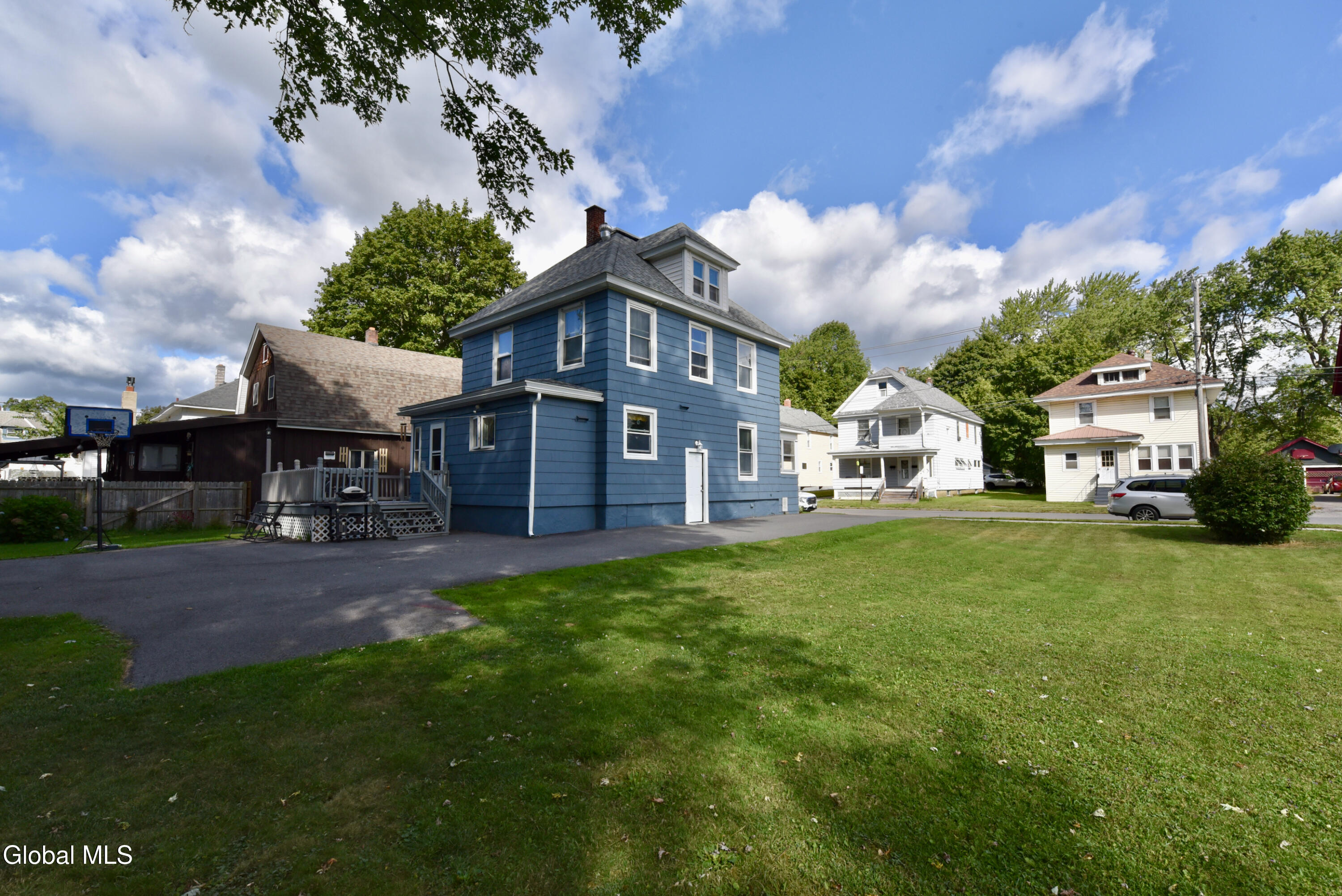 12 Newman Street Gloversville NY 12078