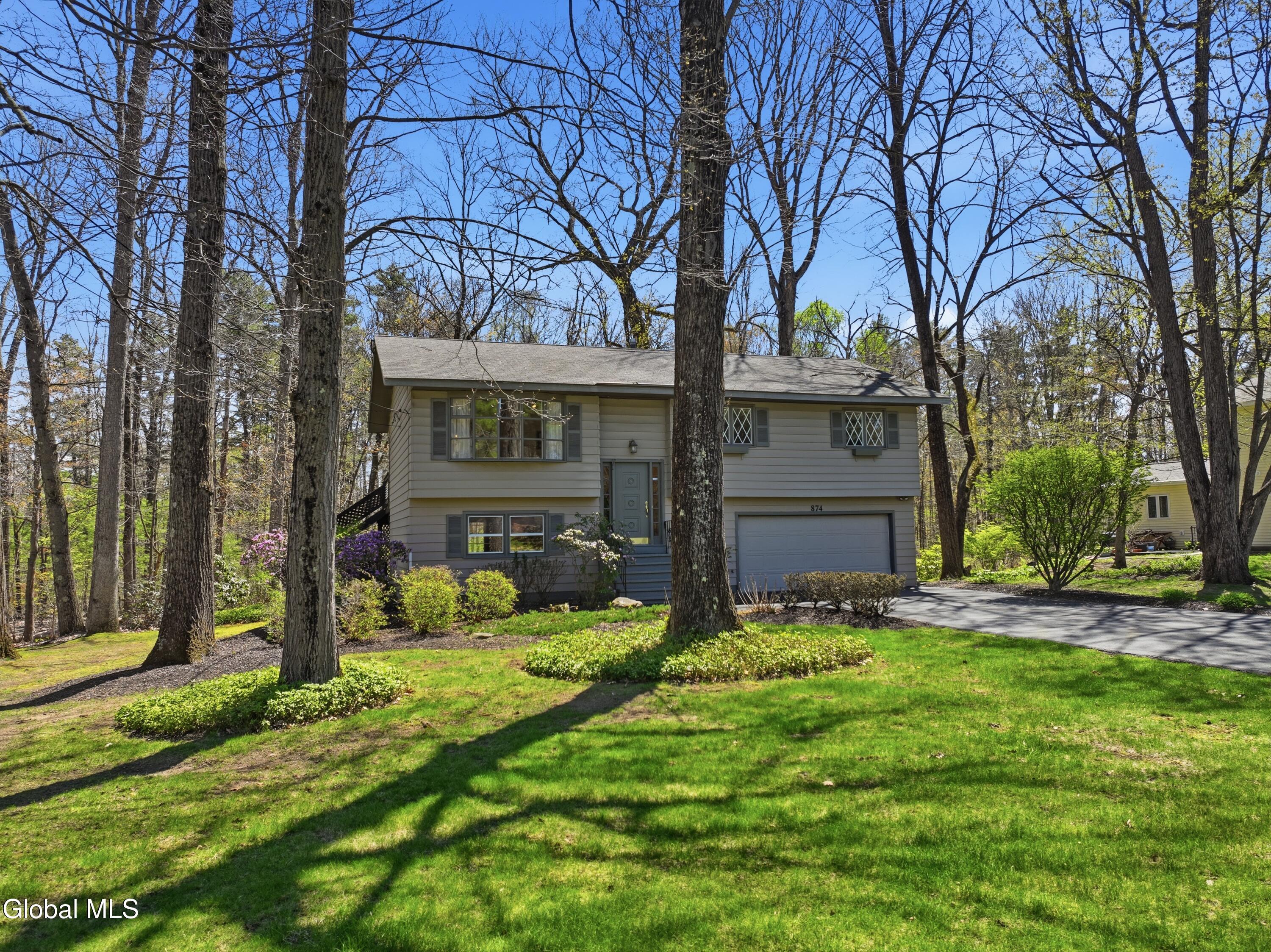 874 Maxwell Drive Niskayuna NY 12309