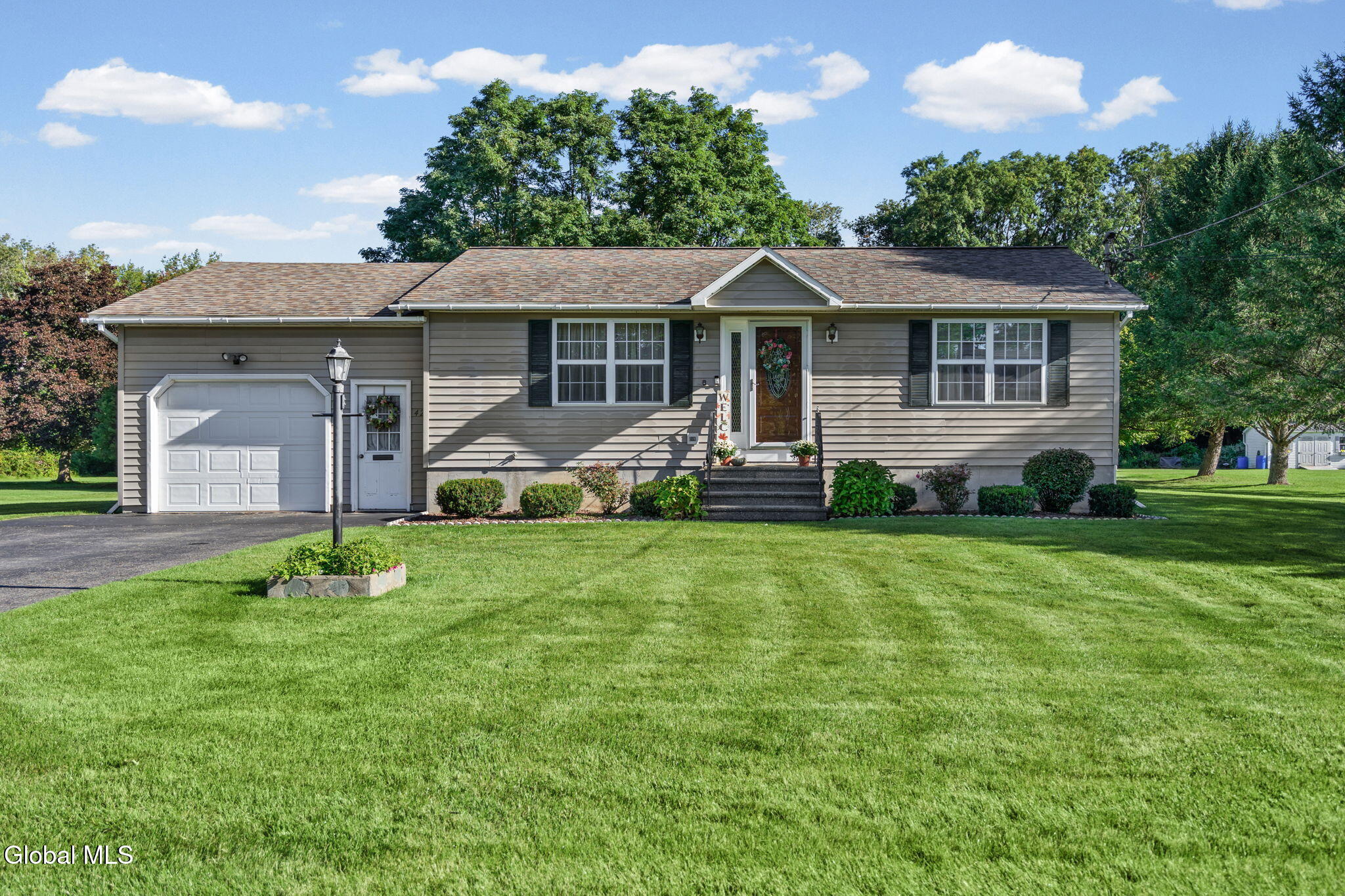 42 Destefano Place Amsterdam NY 12010