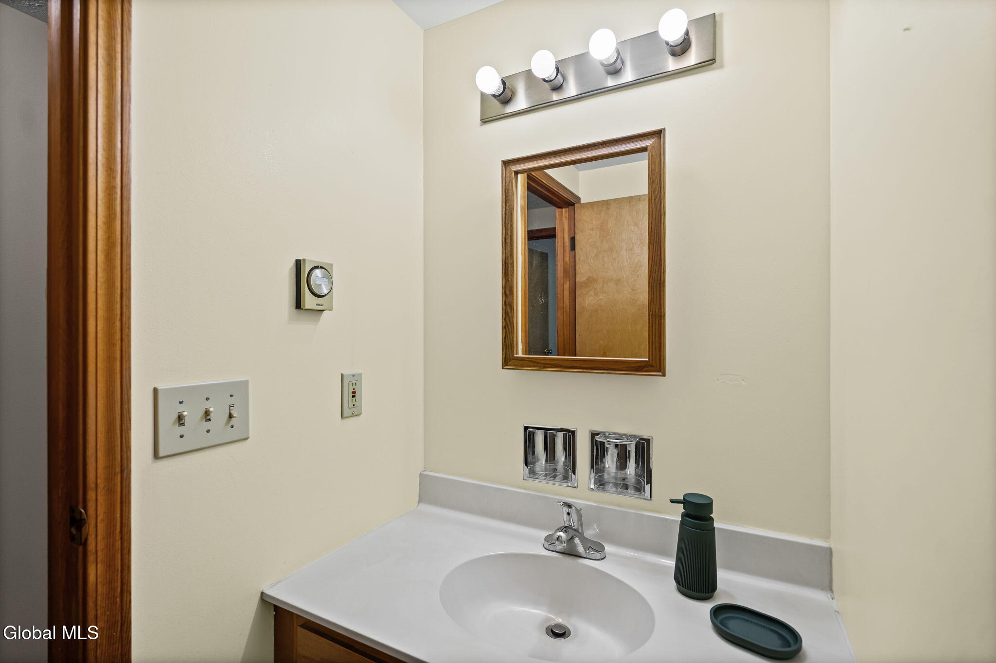 42 Destefano Place Amsterdam NY 12010