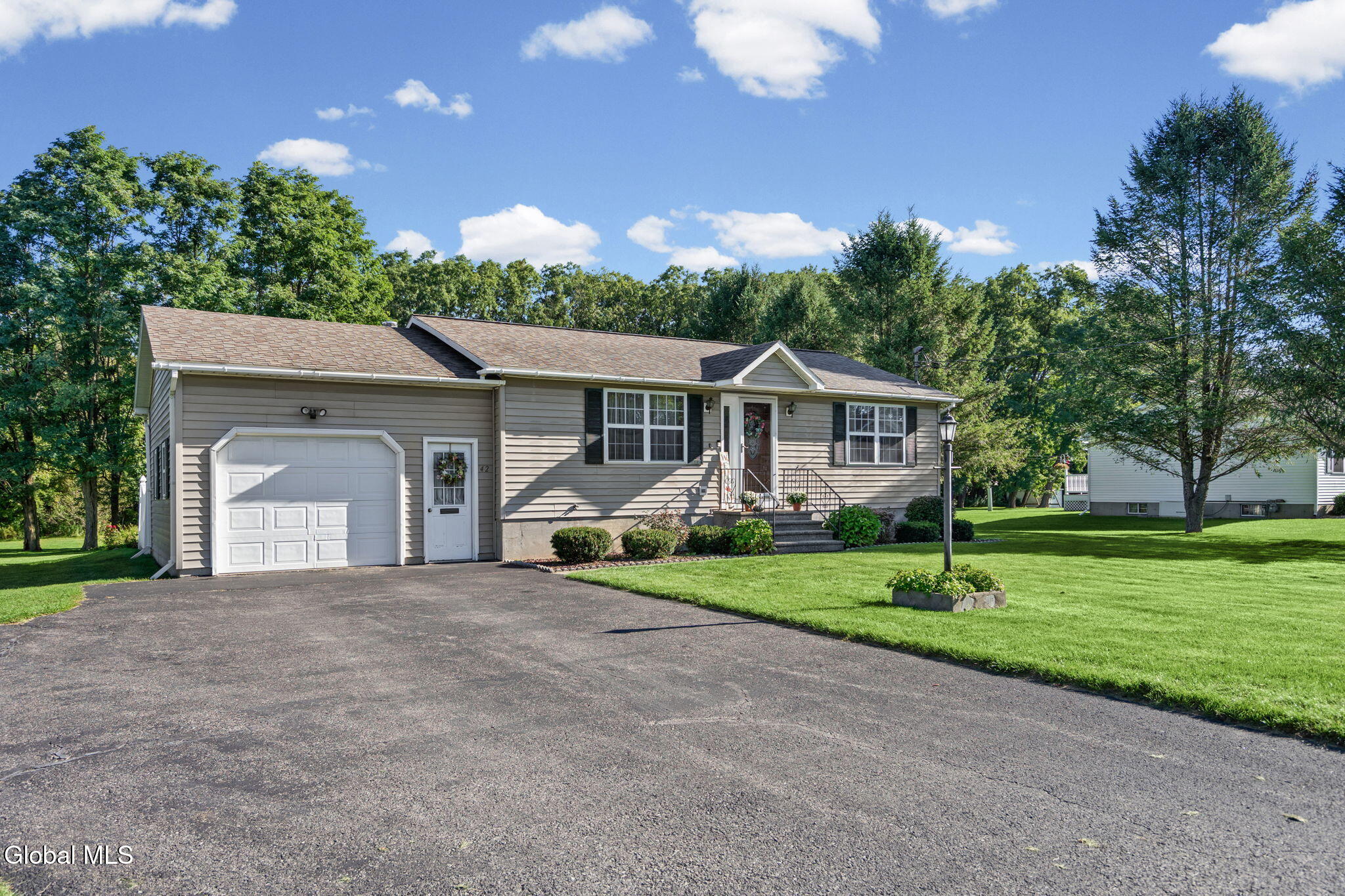 42 Destefano Place Amsterdam NY 12010