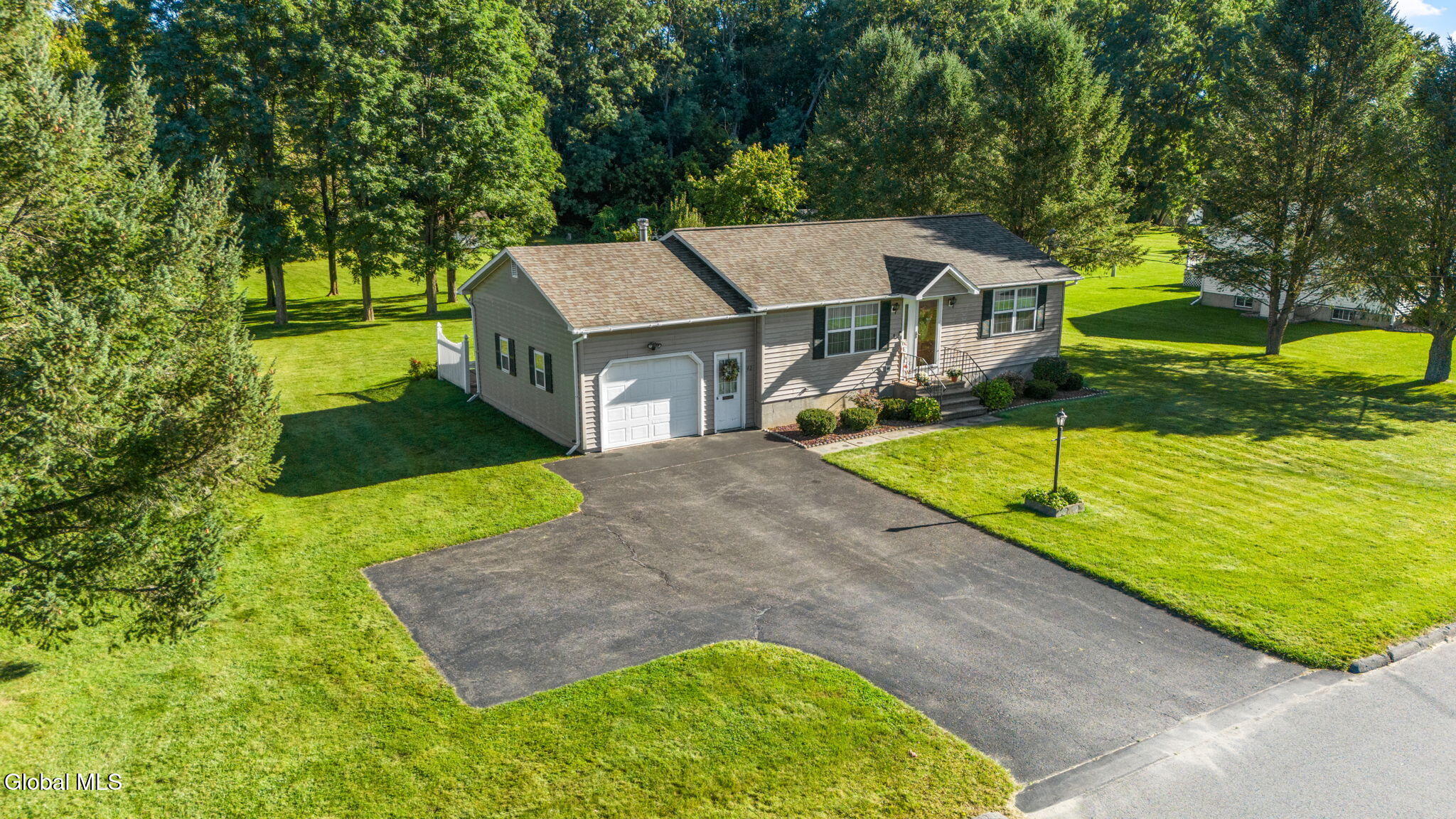 42 Destefano Place Amsterdam NY 12010