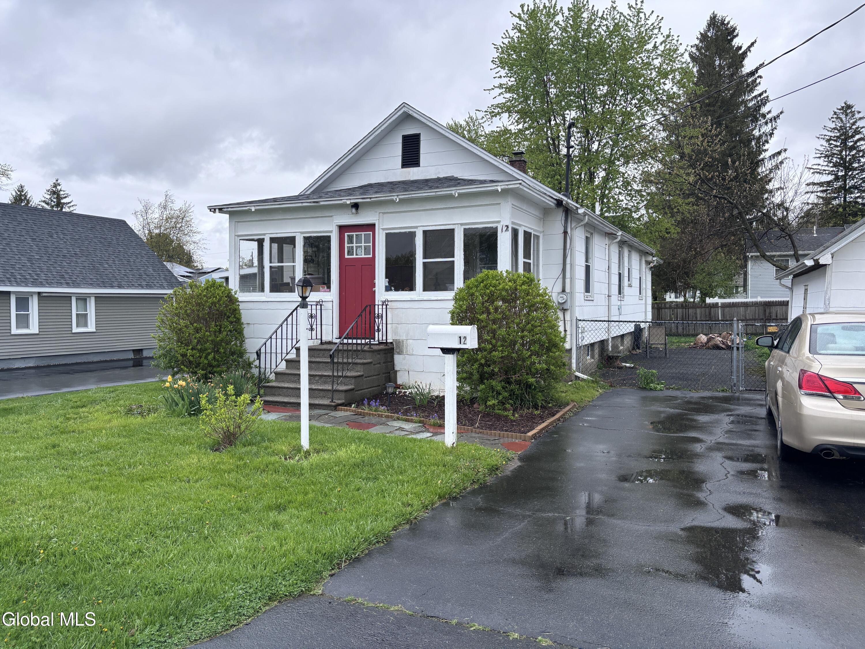 12 Connecticut Avenue Rensselaer NY 12144