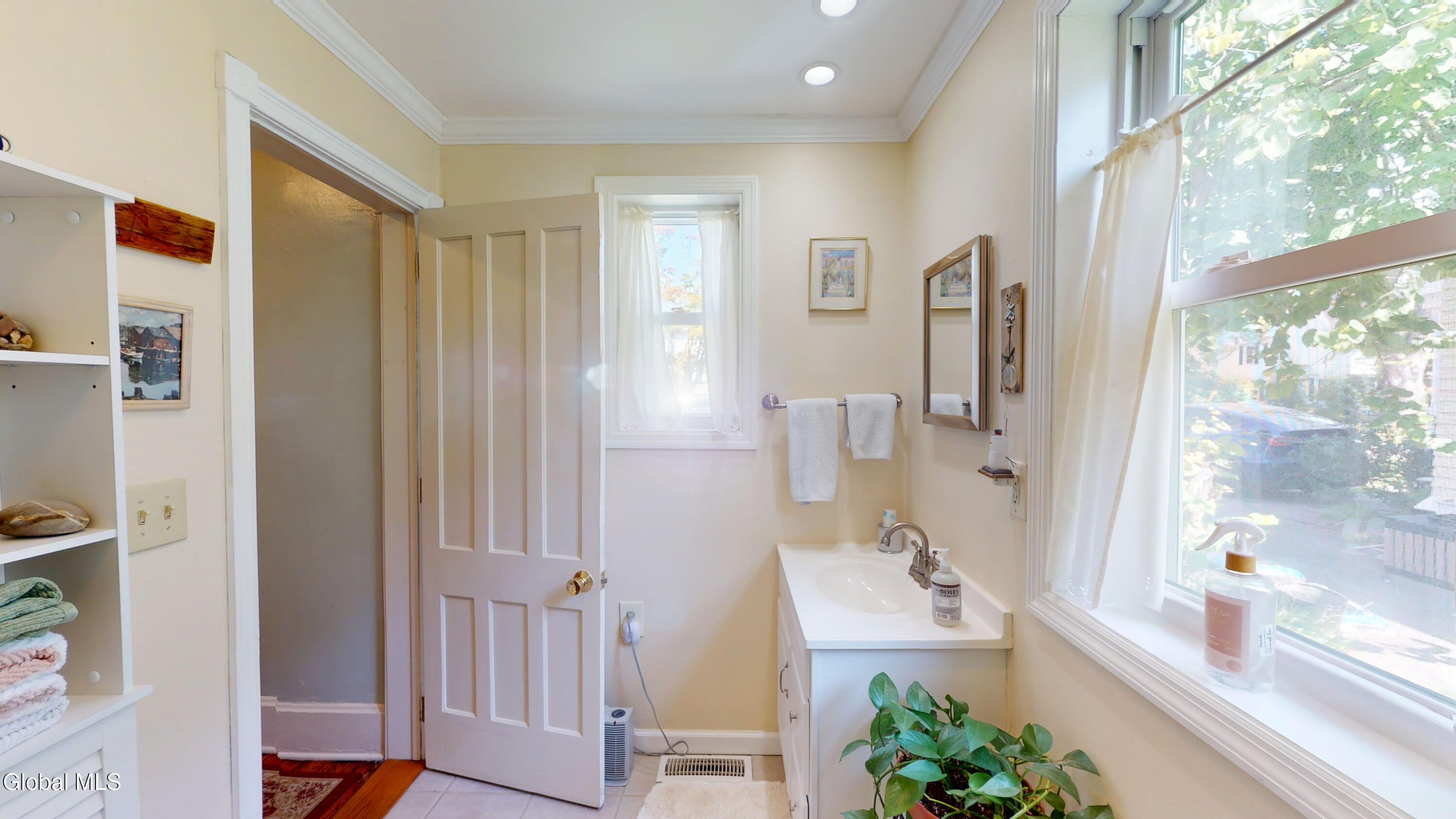 15 Freleigh Place Coxsackie NY 12051