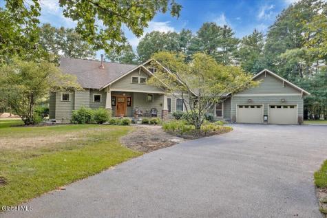 29 Briarhurst Drive Gansevoort NY 12831