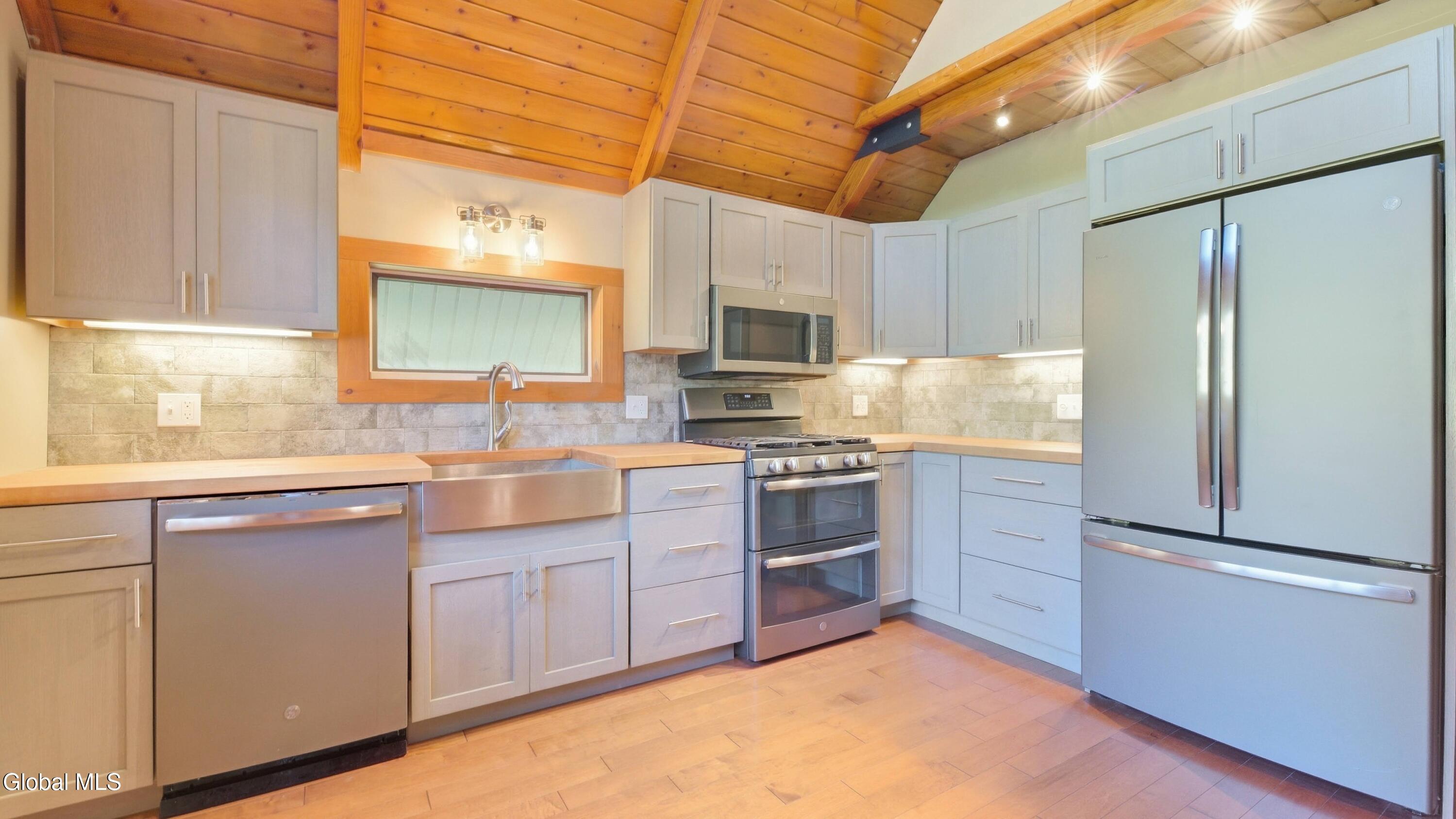 112 Ny-10a Johnstown NY 12095
