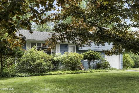 34 Greenock Road Delmar NY 12054