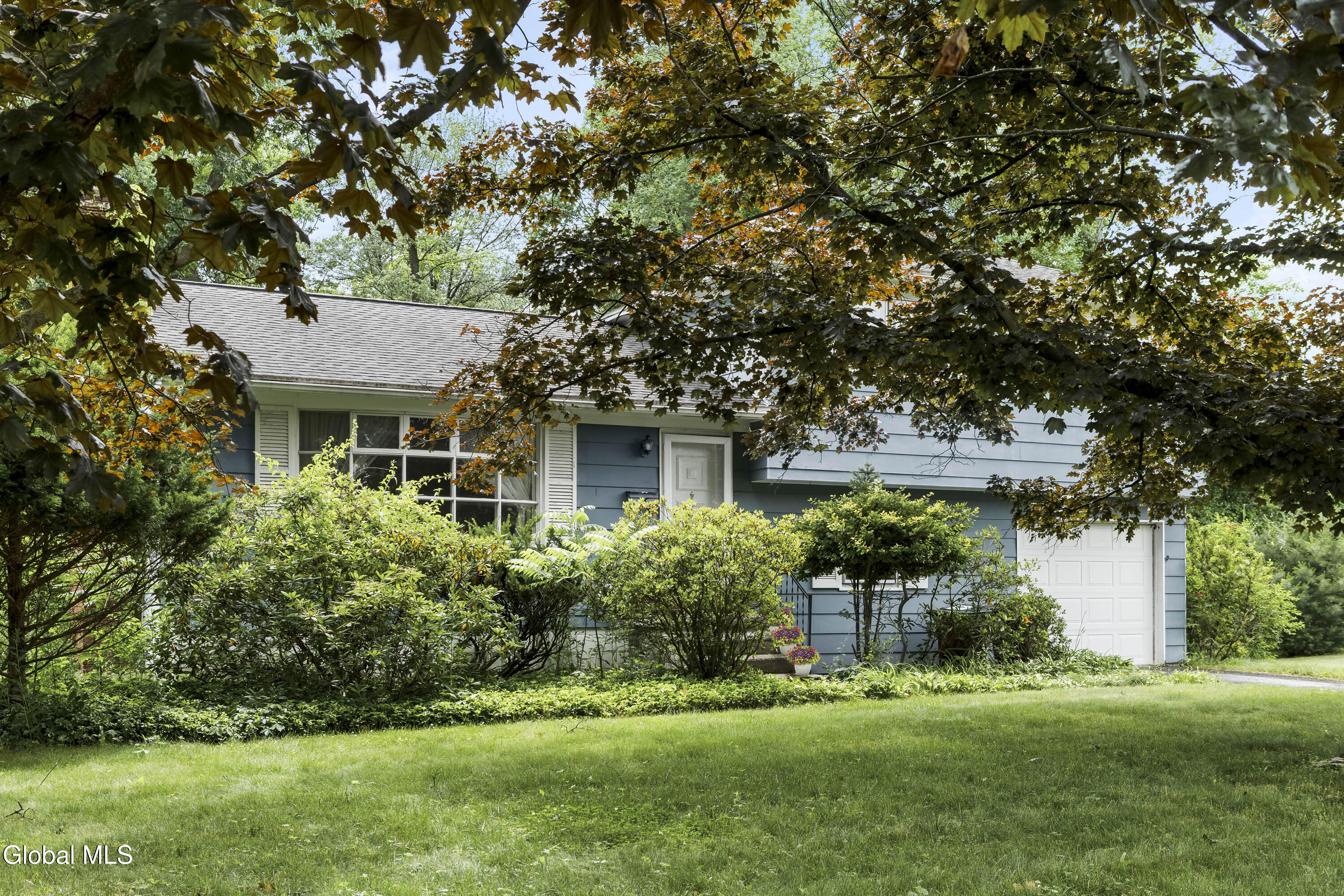 34 Greenock Road Delmar NY 12054