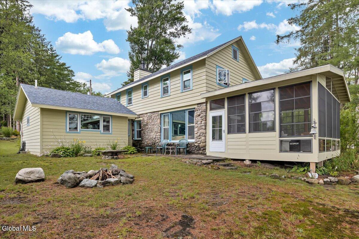 26 Stone Camp Way Sand Lake NY 12018