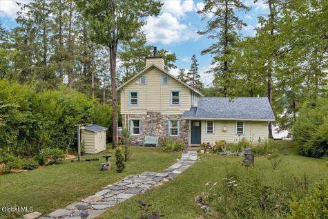 26 Stone Camp Way Sand Lake NY 12018