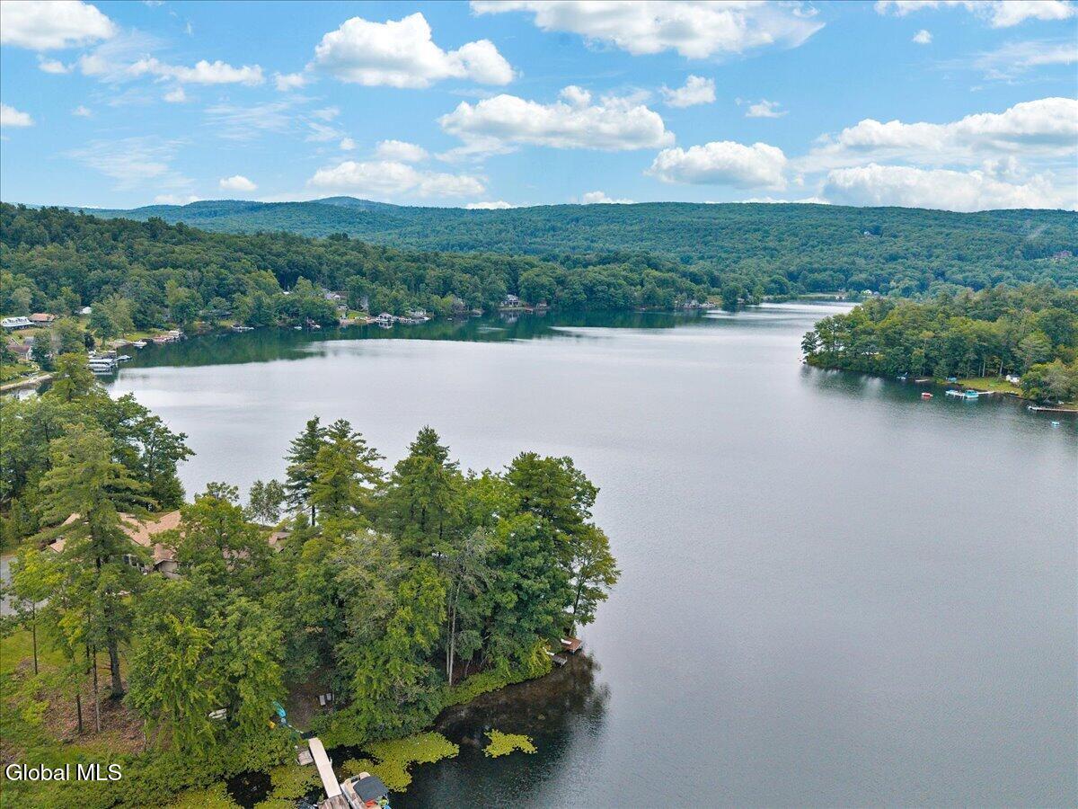 26 Stone Camp Way Sand Lake NY 12018
