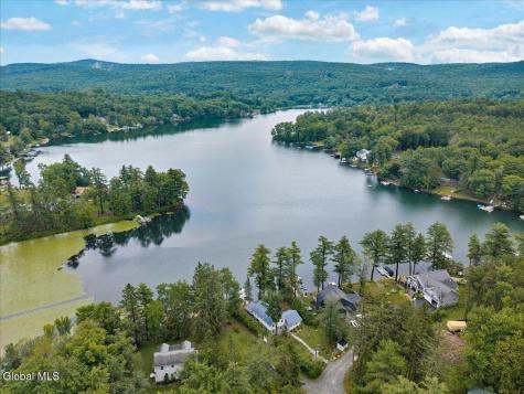 26 Stone Camp Way Sand Lake NY 12018