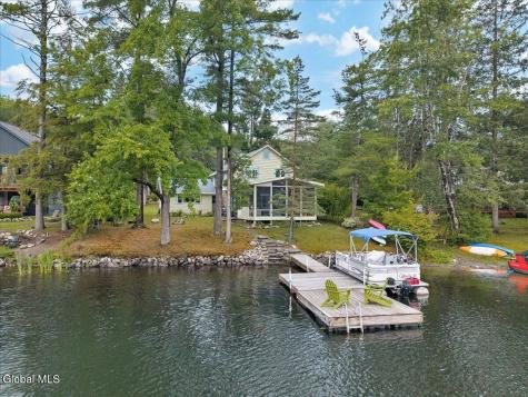 26 Stone Camp Way Sand Lake NY 12018