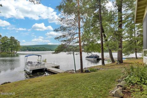 26 Stone Camp Way Sand Lake NY 12018