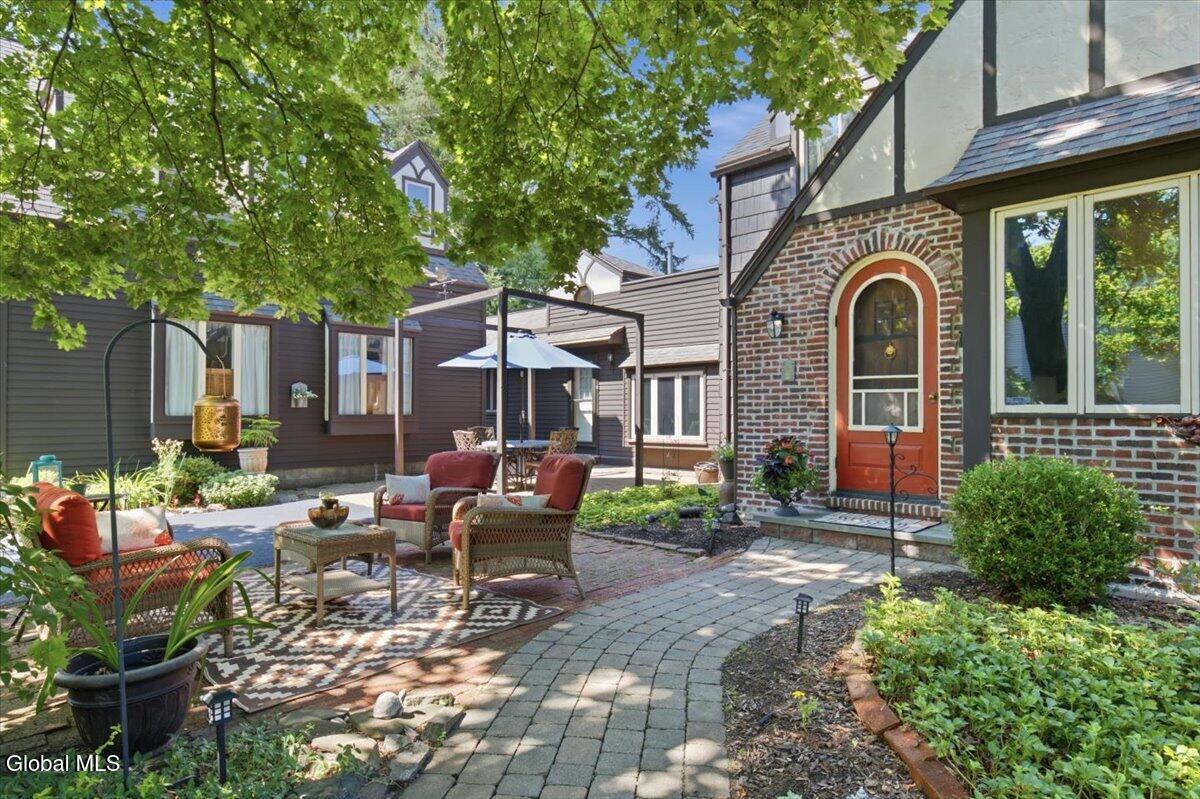 212 Lenox Avenue Albany NY 12208