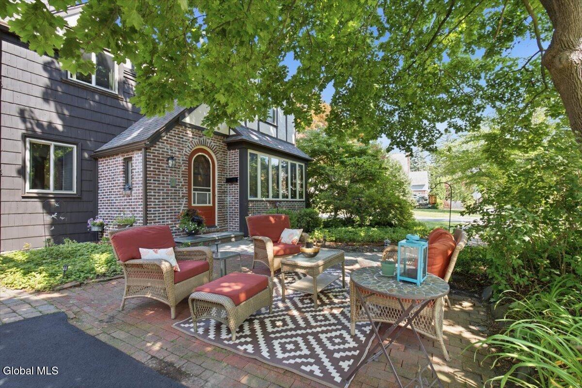 212 Lenox Avenue Albany NY 12208
