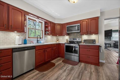 29 Hills Road Ballston Lake NY 12019