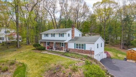 29 Hills Road Ballston Lake NY 12019