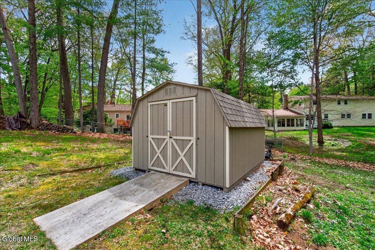 29 Hills Road Ballston Lake NY 12019