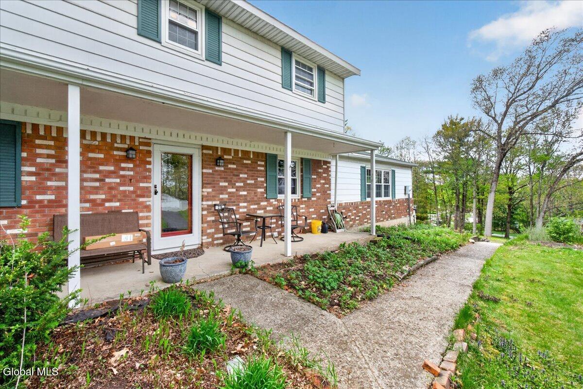 29 Hills Road Ballston Lake NY 12019