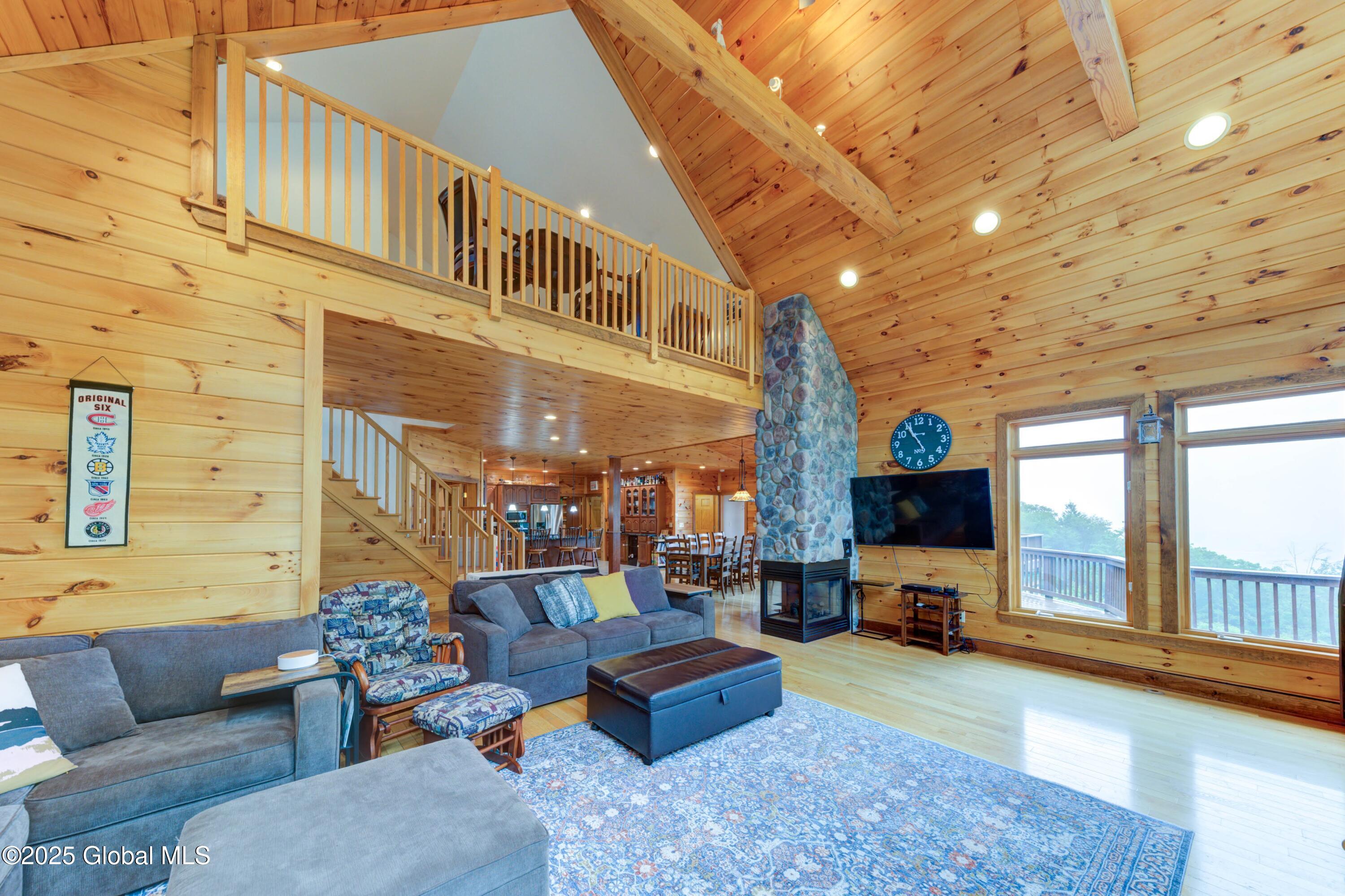 102 Taylor Court Mayfield NY 12117
