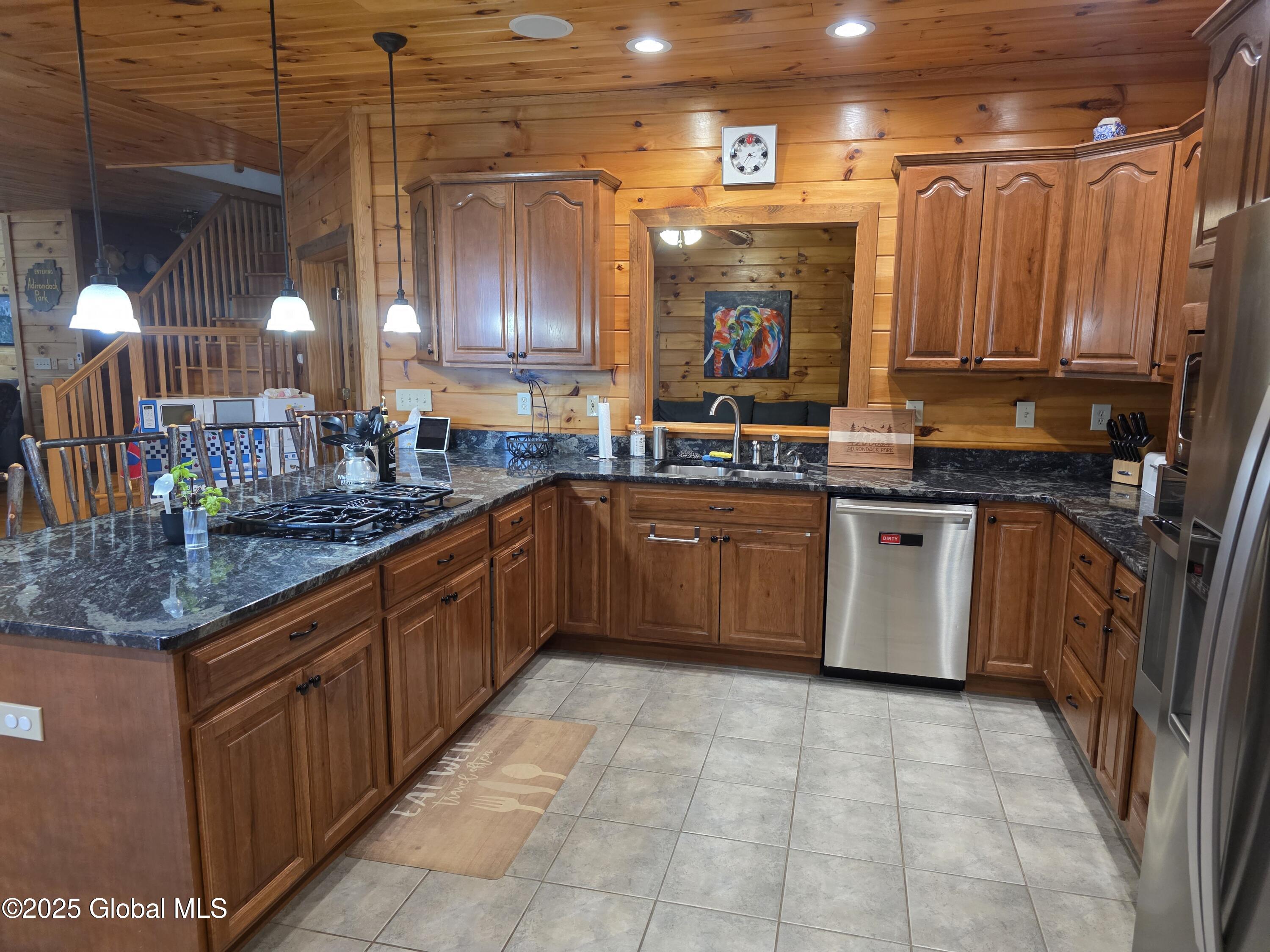 102 Taylor Court Mayfield NY 12117