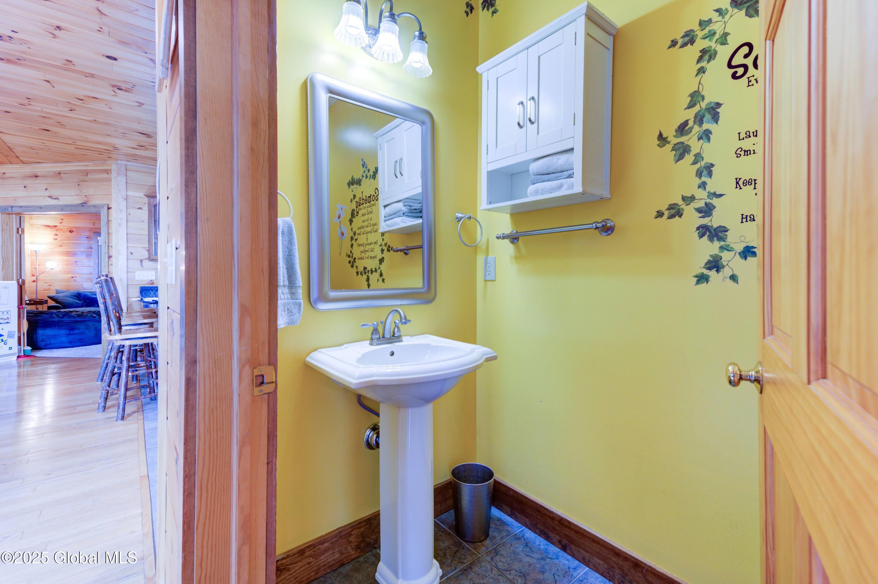 102 Taylor Court Mayfield NY 12117