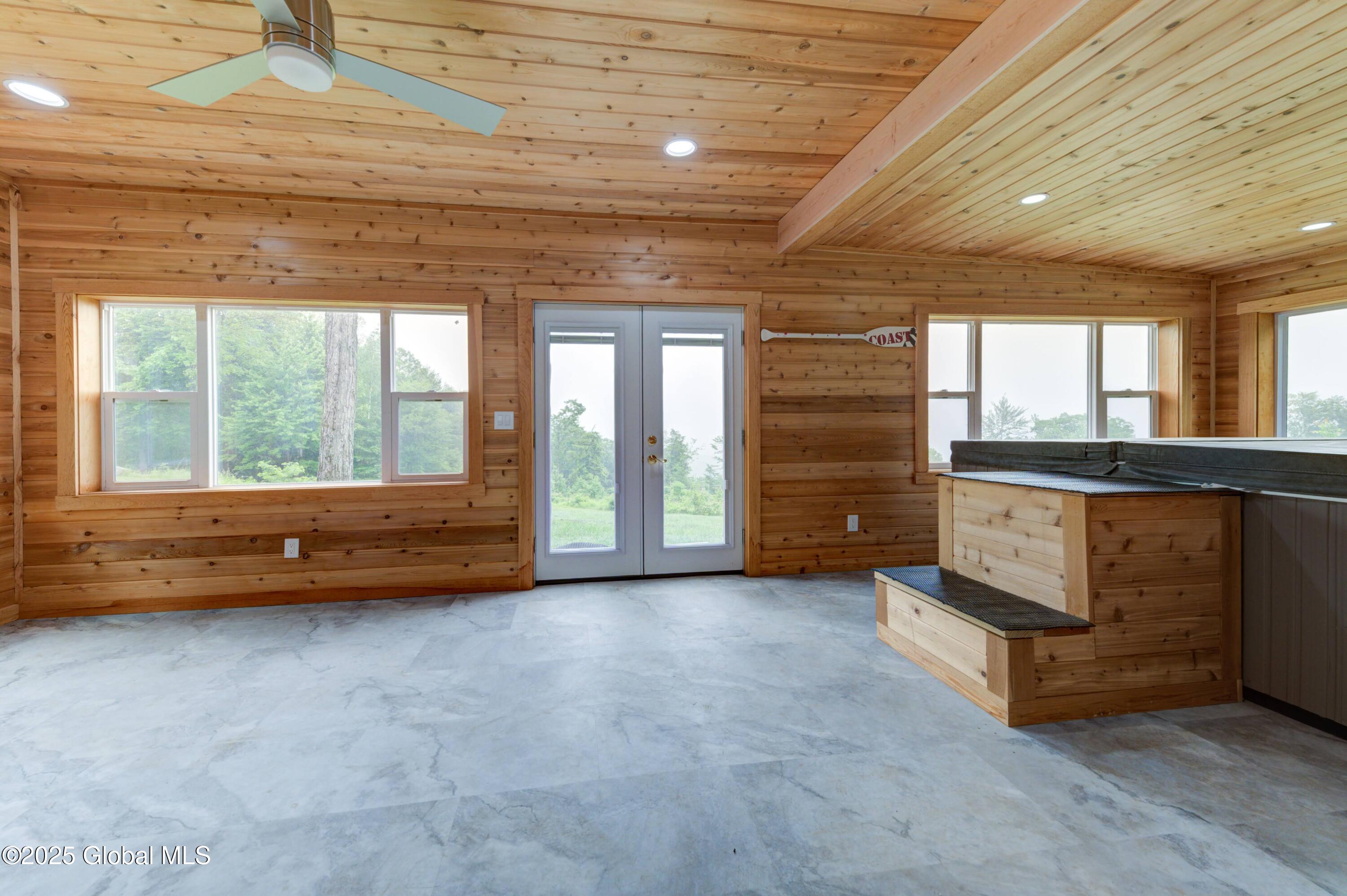 102 Taylor Court Mayfield NY 12117