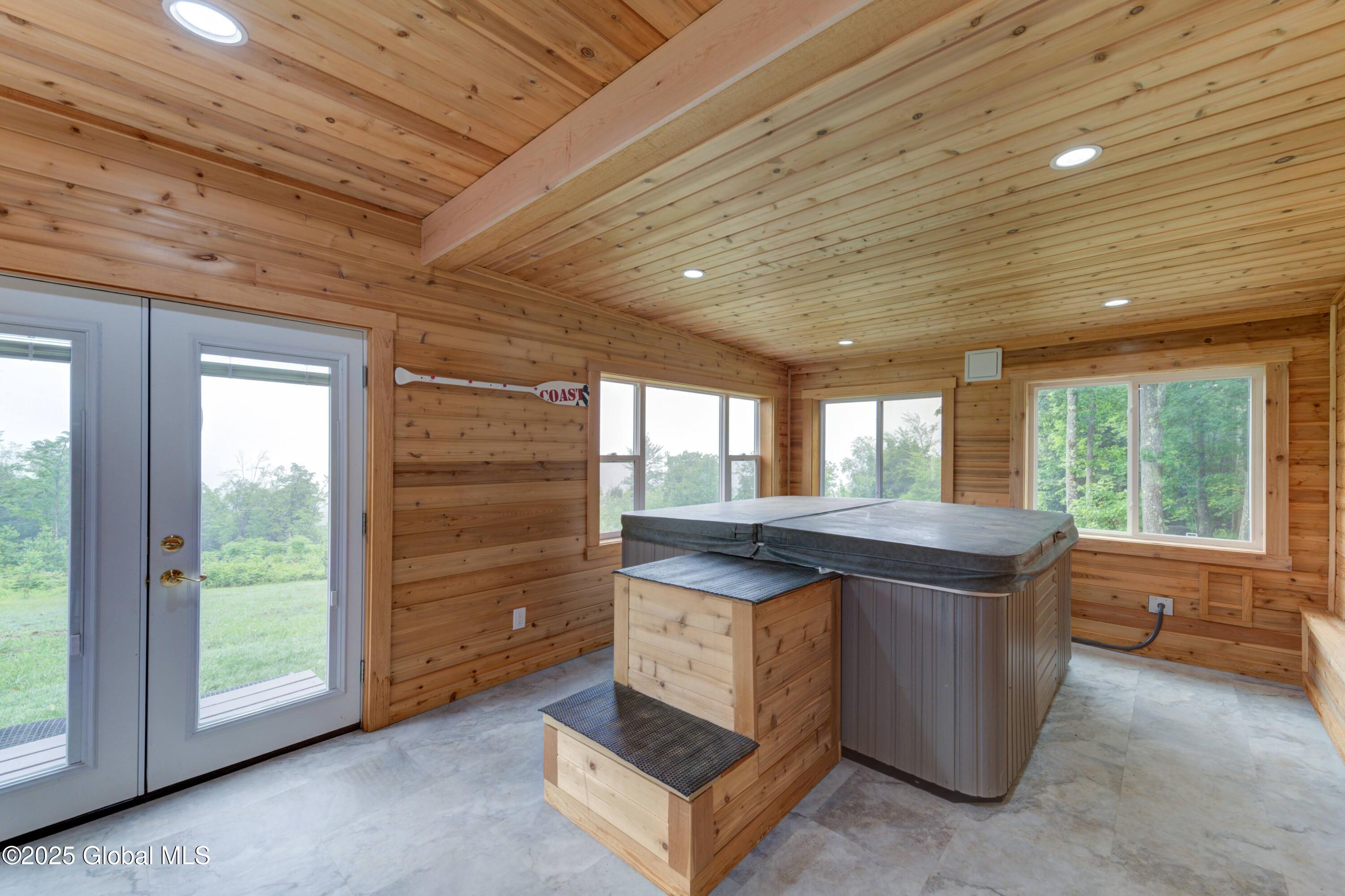 102 Taylor Court Mayfield NY 12117