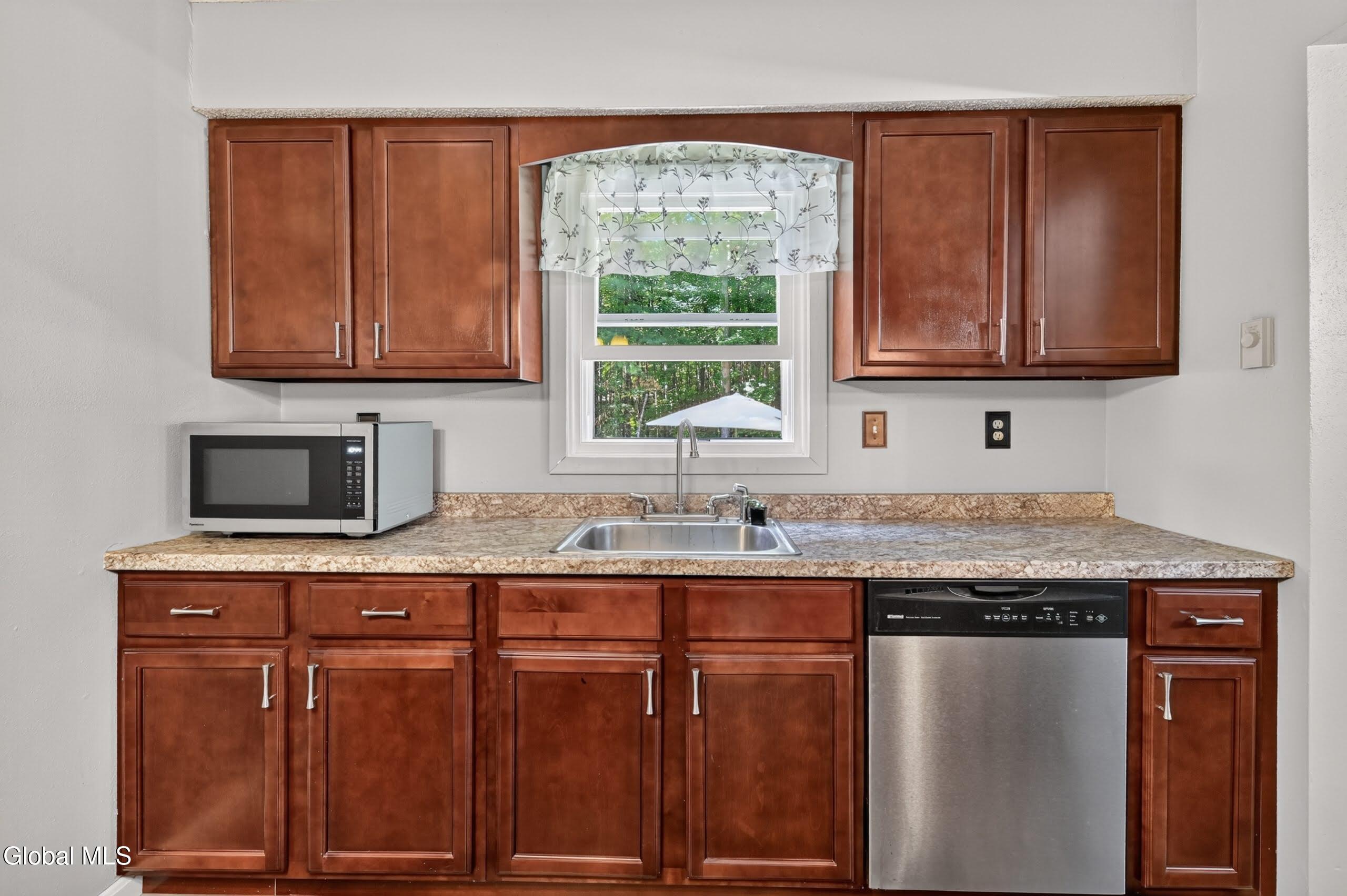 33 Wineberry Lane Ballston Spa NY 12020