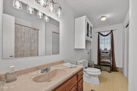 33 Wineberry Lane Ballston Spa NY 12020