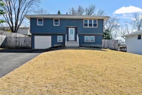 20 Collegeview Drive Loudonville NY 12211