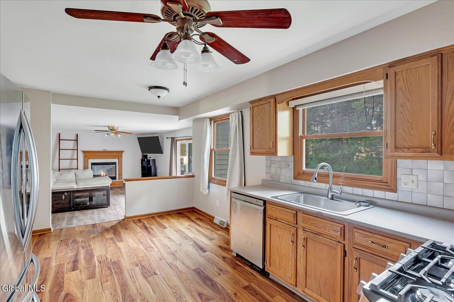261 Autumn Run Schenectady NY 12306