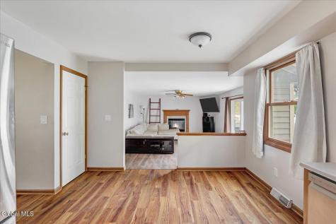 261 Autumn Run Schenectady NY 12306