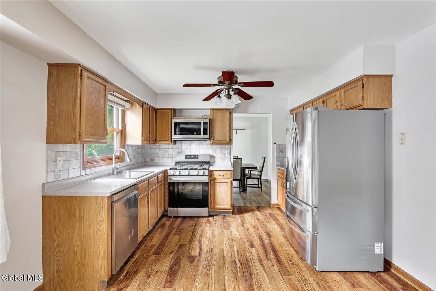 261 Autumn Run Schenectady NY 12306