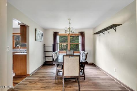 261 Autumn Run Schenectady NY 12306