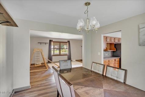 261 Autumn Run Schenectady NY 12306