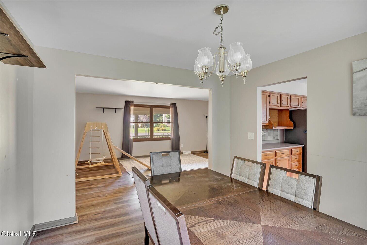 261 Autumn Run Schenectady NY 12306
