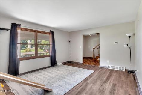 261 Autumn Run Schenectady NY 12306