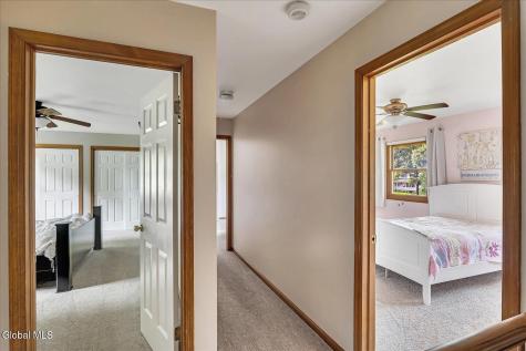 261 Autumn Run Schenectady NY 12306