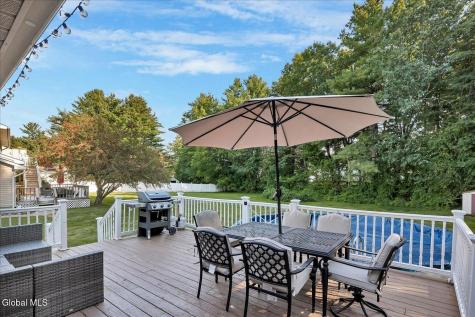 261 Autumn Run Schenectady NY 12306