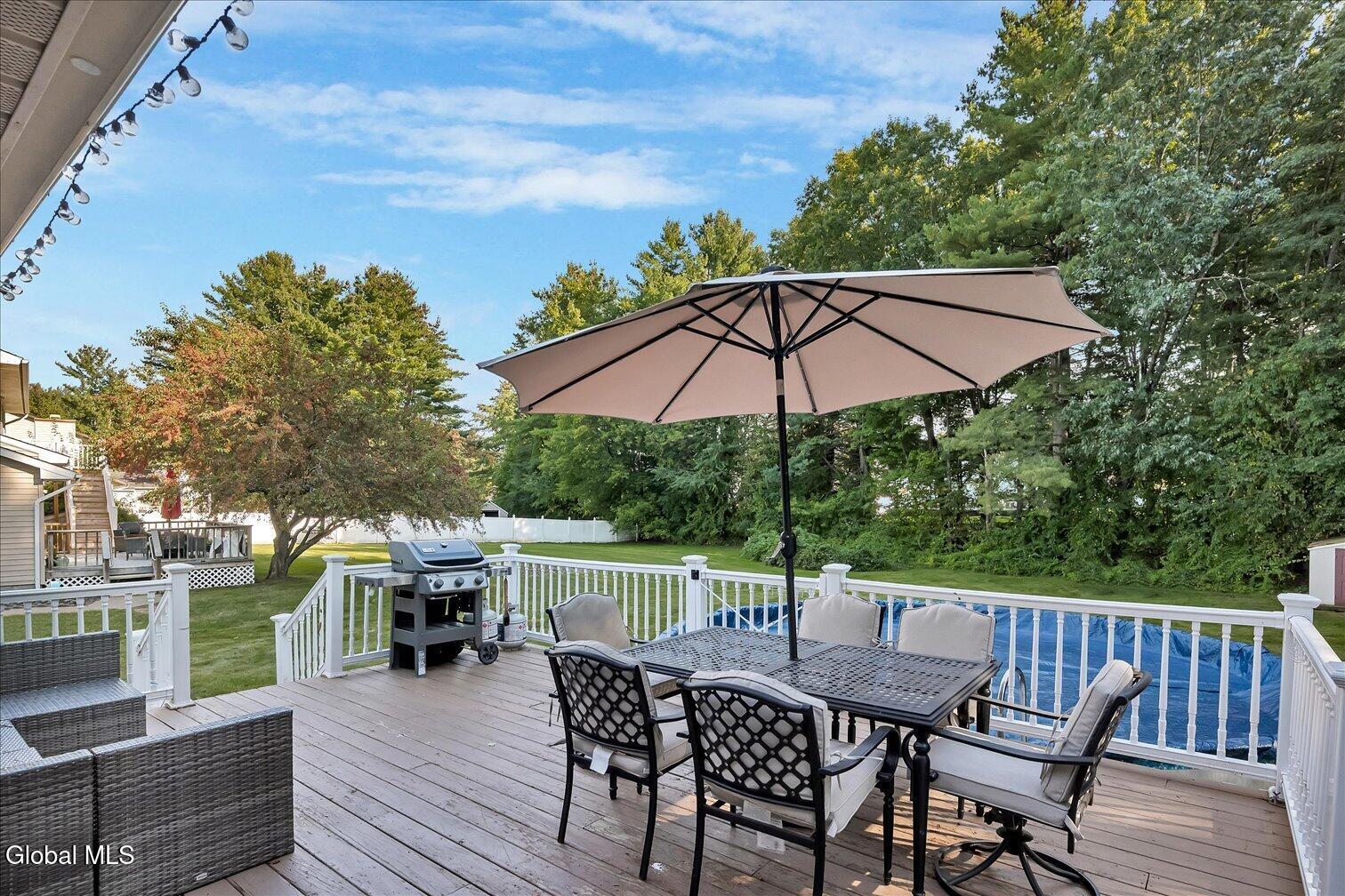 261 Autumn Run Schenectady NY 12306