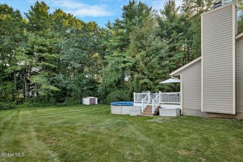 261 Autumn Run Schenectady NY 12306