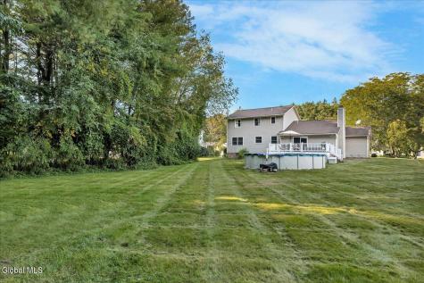 261 Autumn Run Schenectady NY 12306