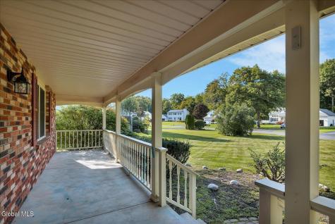 261 Autumn Run Schenectady NY 12306