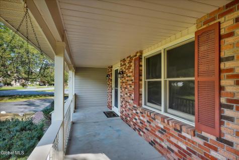 261 Autumn Run Schenectady NY 12306