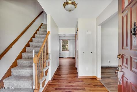 261 Autumn Run Schenectady NY 12306