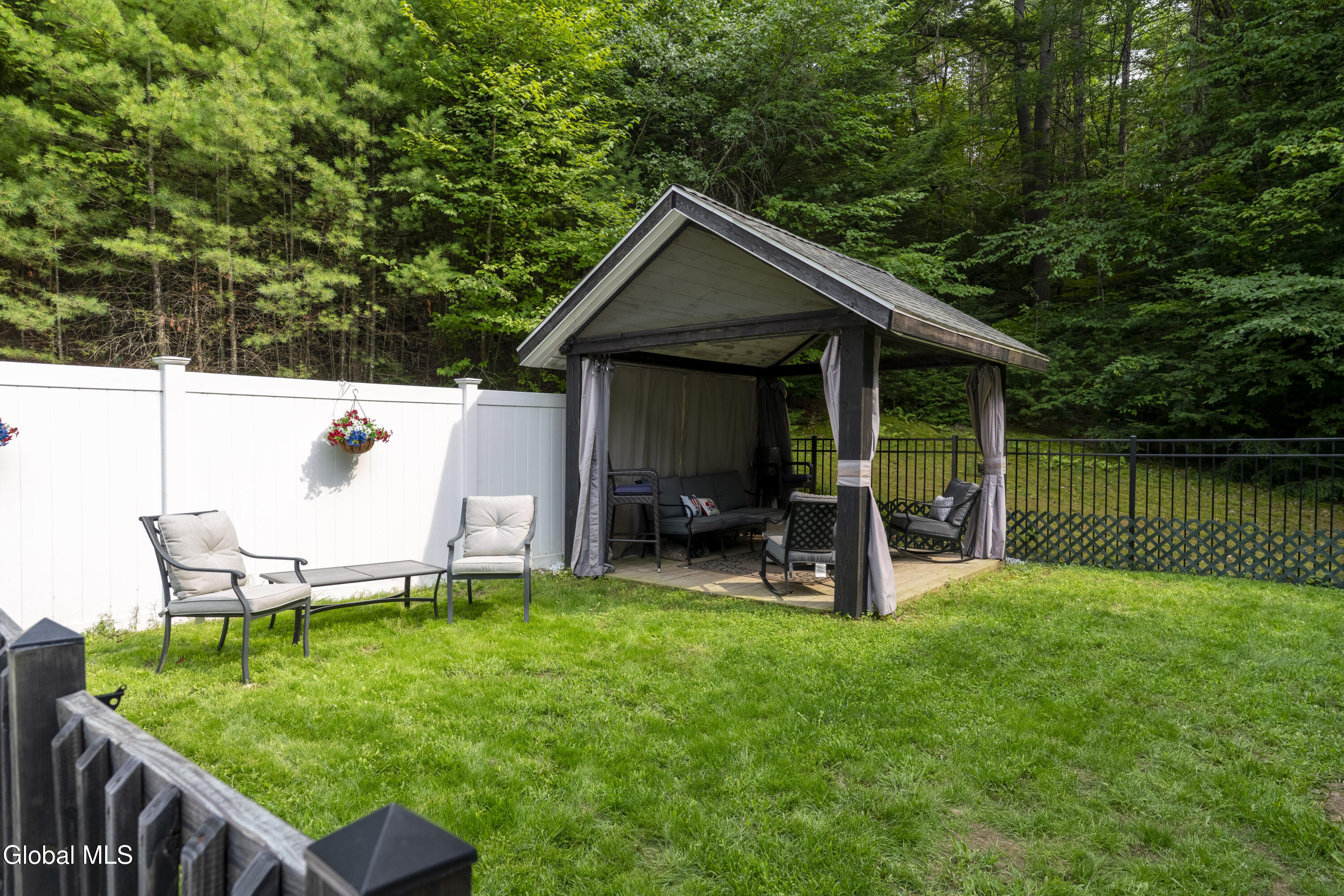 43 Kings Road Corinth NY 12822