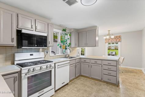 9 Parkwood Drive Burnt Hills NY 12027